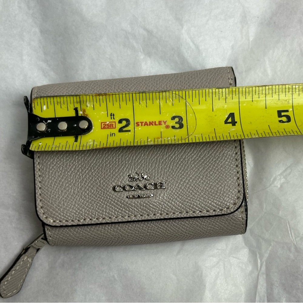 Coach Leather Wallet - Picture 15 of 16